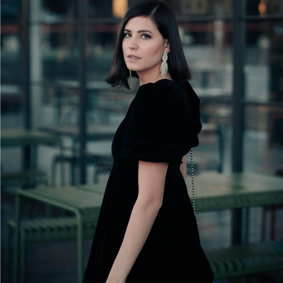 Black velvet dress. Small size. true to size. comfortable. - Picture 2 of 4